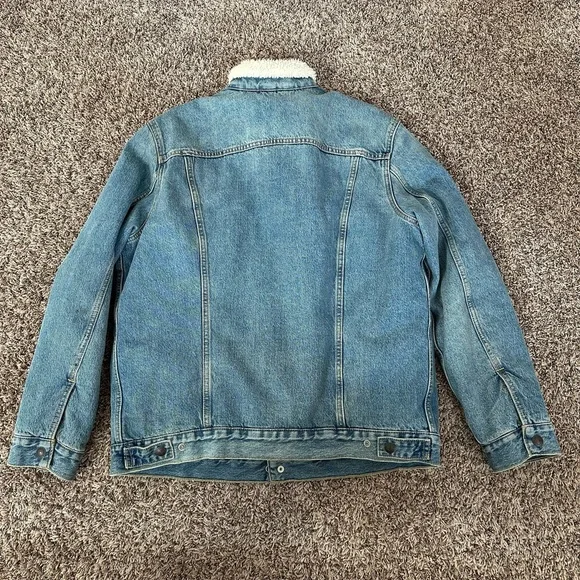 Levi Sherpa Trucker Jacket - Picture 4 of 4